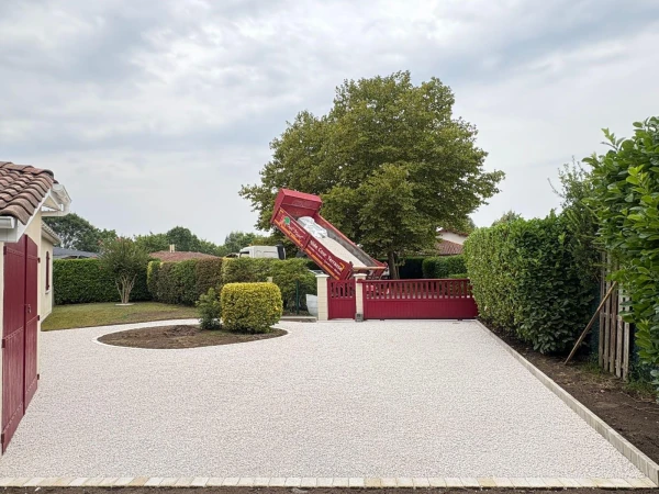 Portail Indre rouge