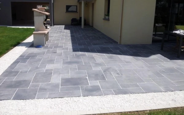 Terrasse en dallage