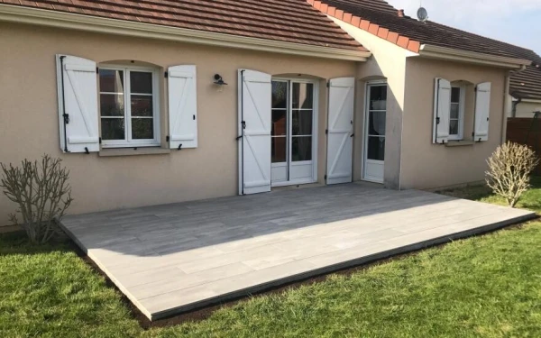 Terrasse en dallage grès cerame