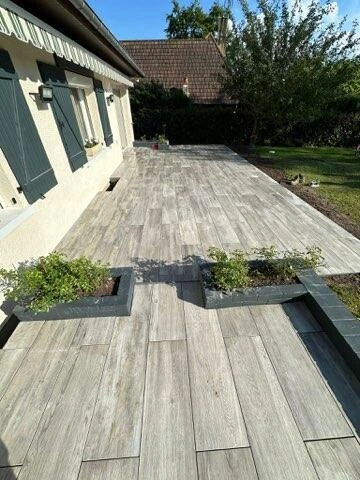 Terrasse en Dm profil® et grès cérame