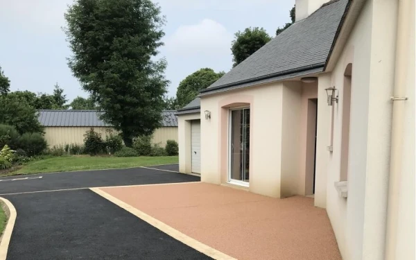 Terrasse en Hydrostar® et en Enrobé Noir à Chaud