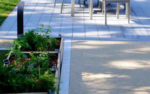 Terrasse en Minéralstar® et dallage
