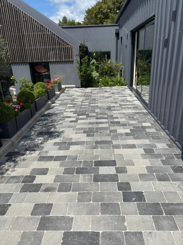 Terrasse en pavés La Marjolaine
