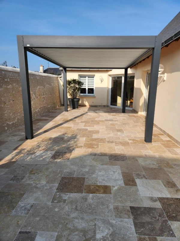 Terrasse et Allée piétonne en dallage multiformat et Dm green®