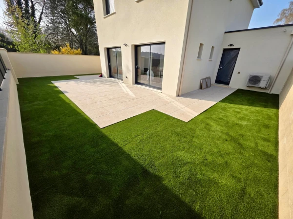 Terrasse sur plot en Grès Cérame et DM green